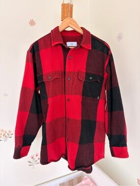 TNA Aritzia Shaket Small Women's Red and Black Buffalo Plaid Button down shirt